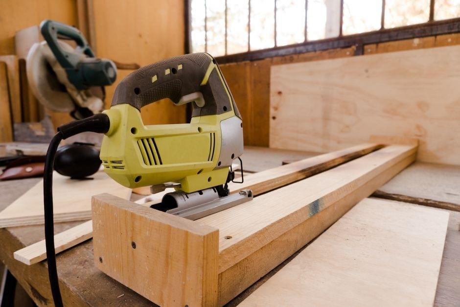 hole saw guide